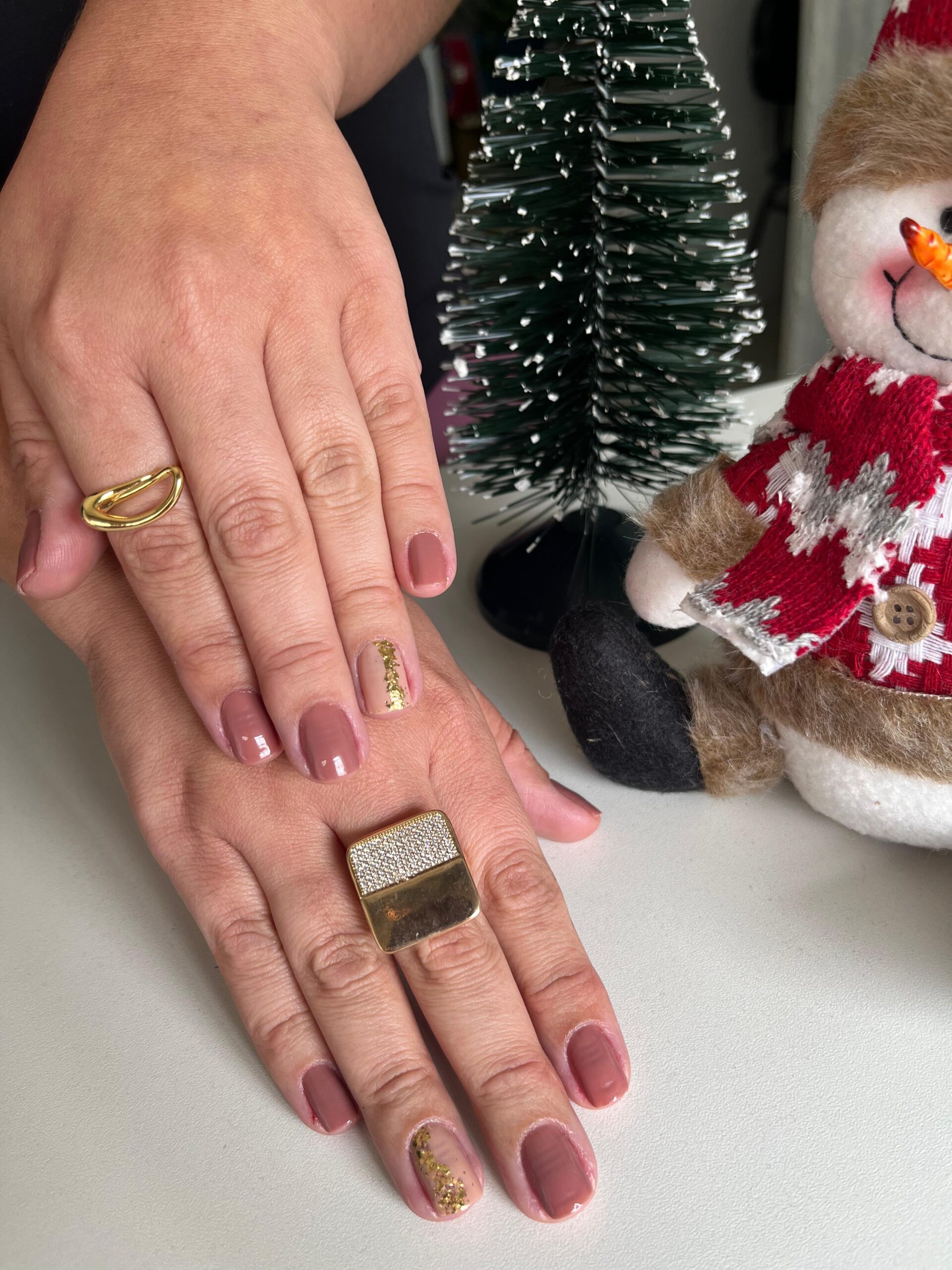 Eliane - Especialista em Manicure em Nova Lima - Lena Salão Eliane - Especialista em Manicure em Nova Lima - Lena Salão