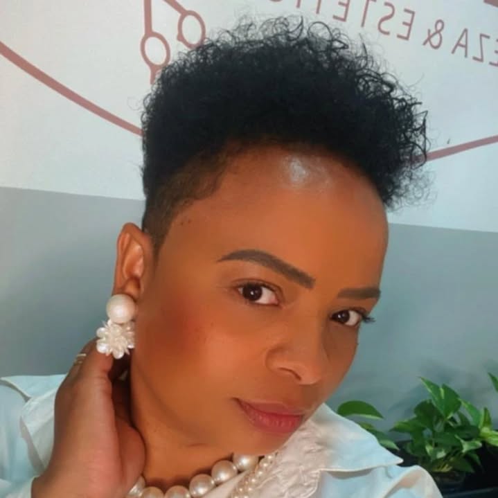 Especialista em Cabelos Afro em Nova Lima - Lena Salão Especialista em Cabelos Afro em Nova Lima - Lena Salão