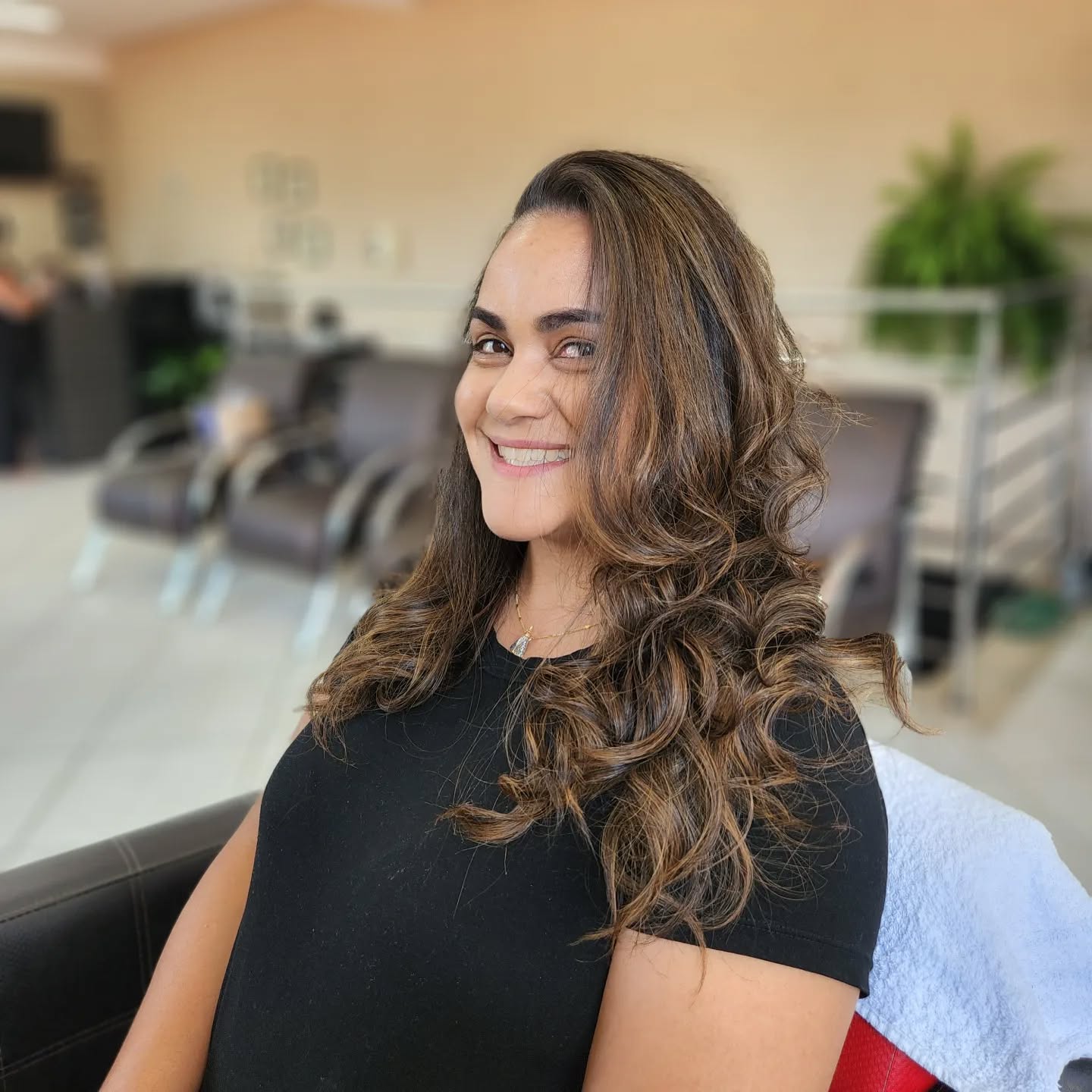 Morena Iluminada em Nova Lima - Lena Salão